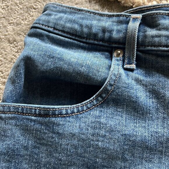 Super High Waisted Dark Wash Mom Jean Shorts Shortie size 4 - Picture 6 of 12